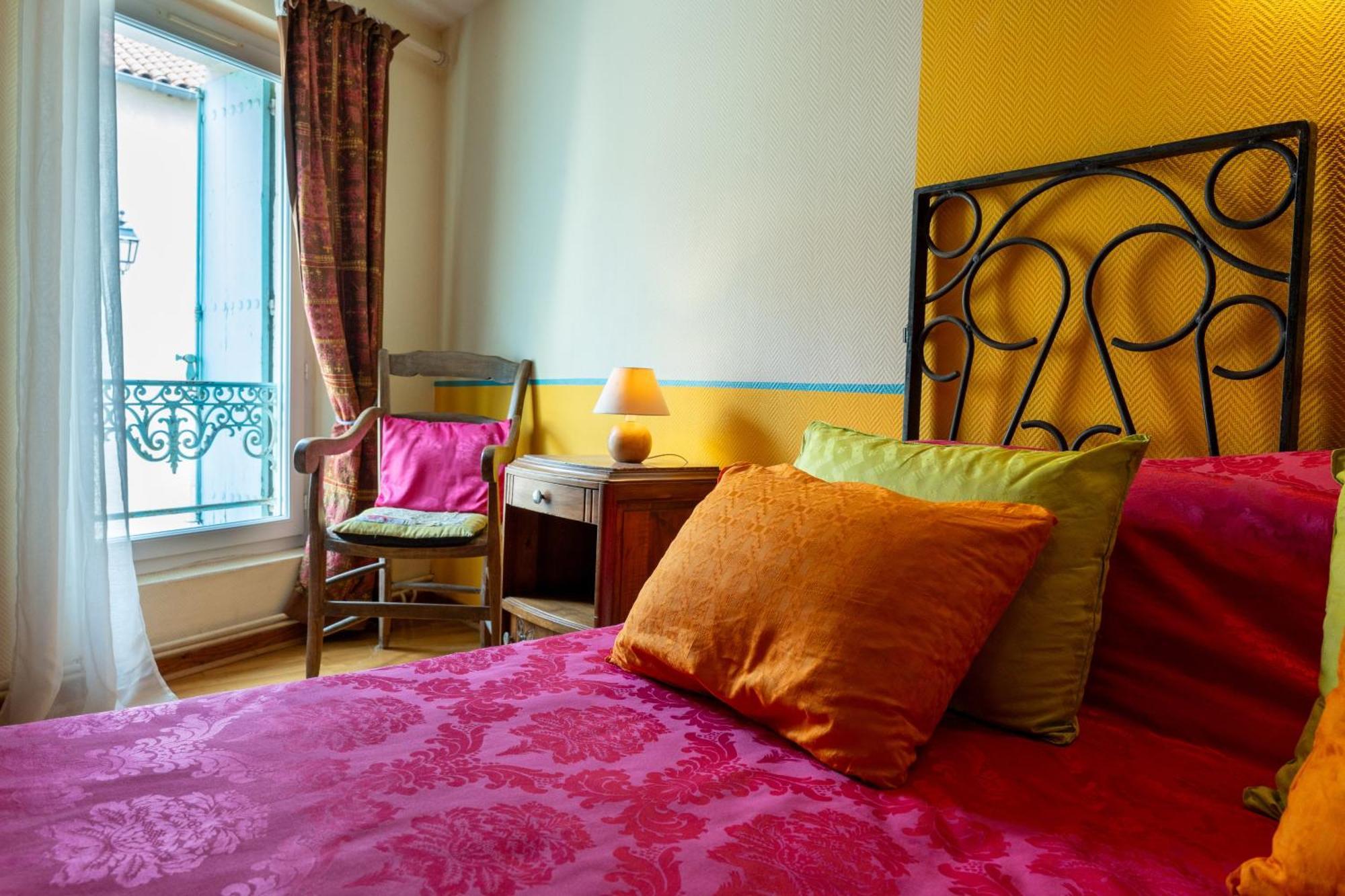 Le Rockastel Bed & Breakfast Le Caylar Exterior photo
