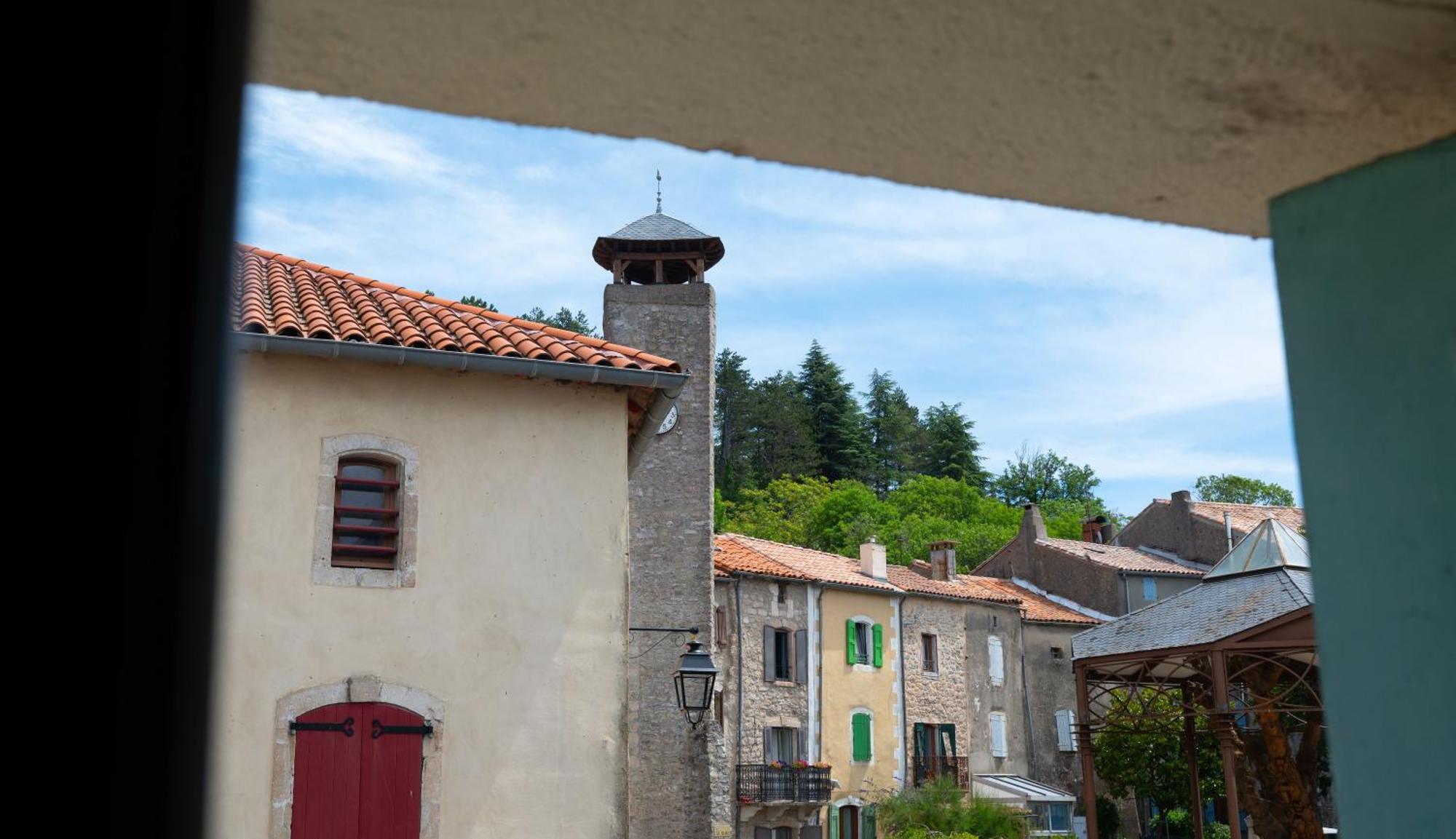 Le Rockastel Bed & Breakfast Le Caylar Exterior photo