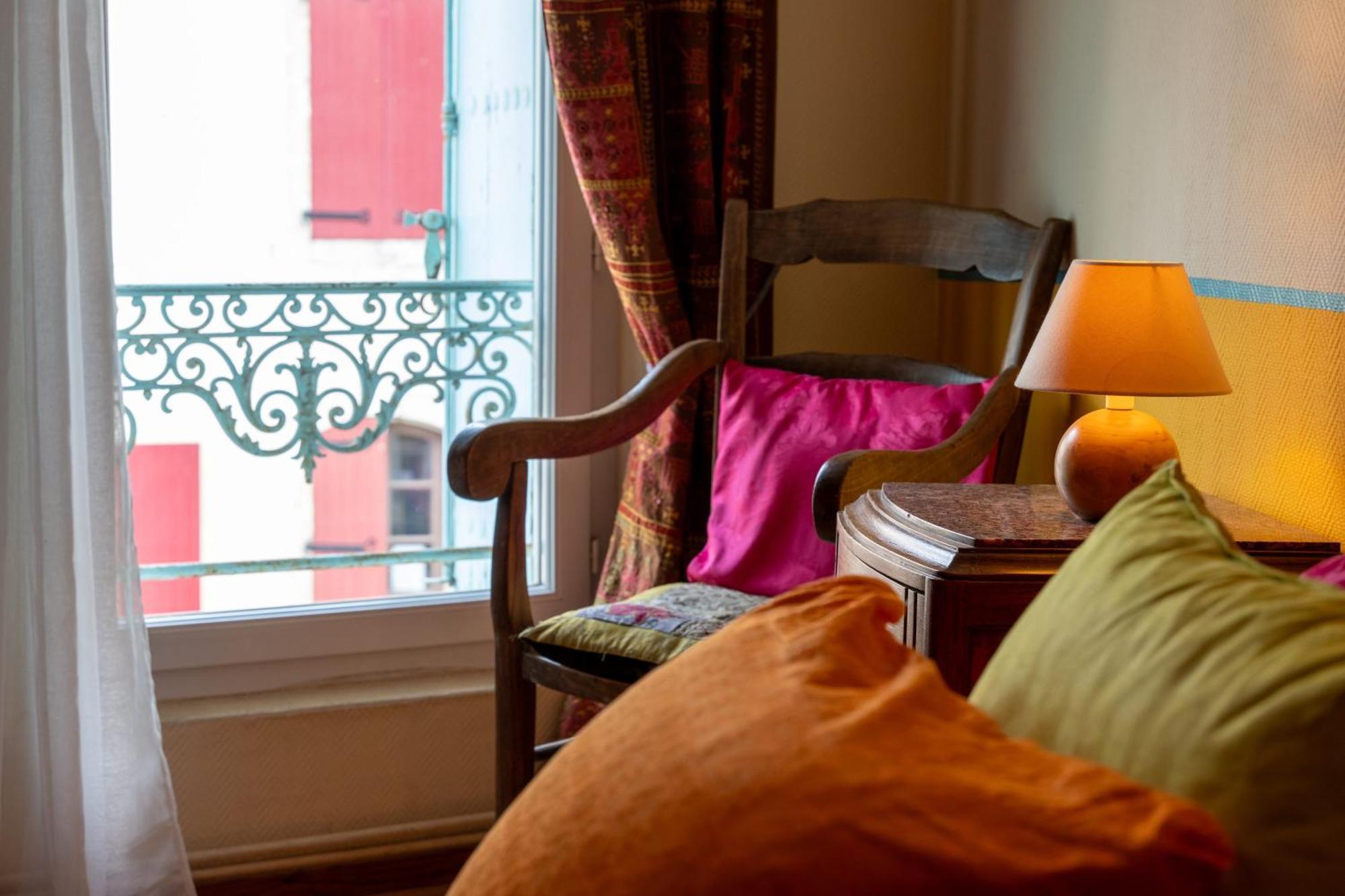 Le Rockastel Bed & Breakfast Le Caylar Exterior photo
